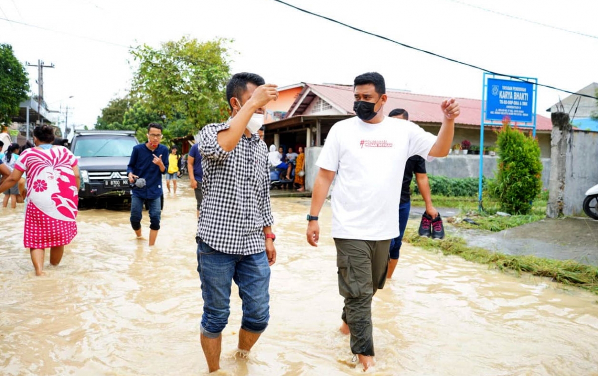 Bobby Batalkan Seluruh Agenda, Pilih Pantau dan Bantu Korban Banjir