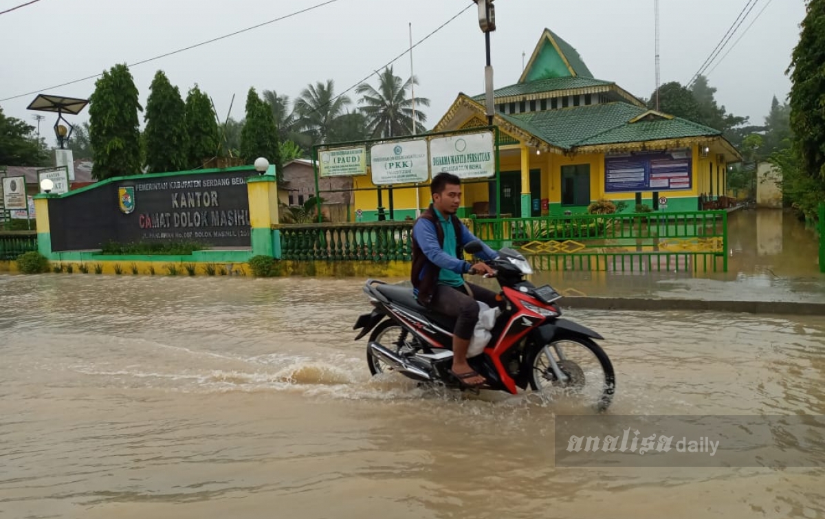 Korban Banjir di Dolokmasihul Kecewa dengan Sikap Camat dan Lurah