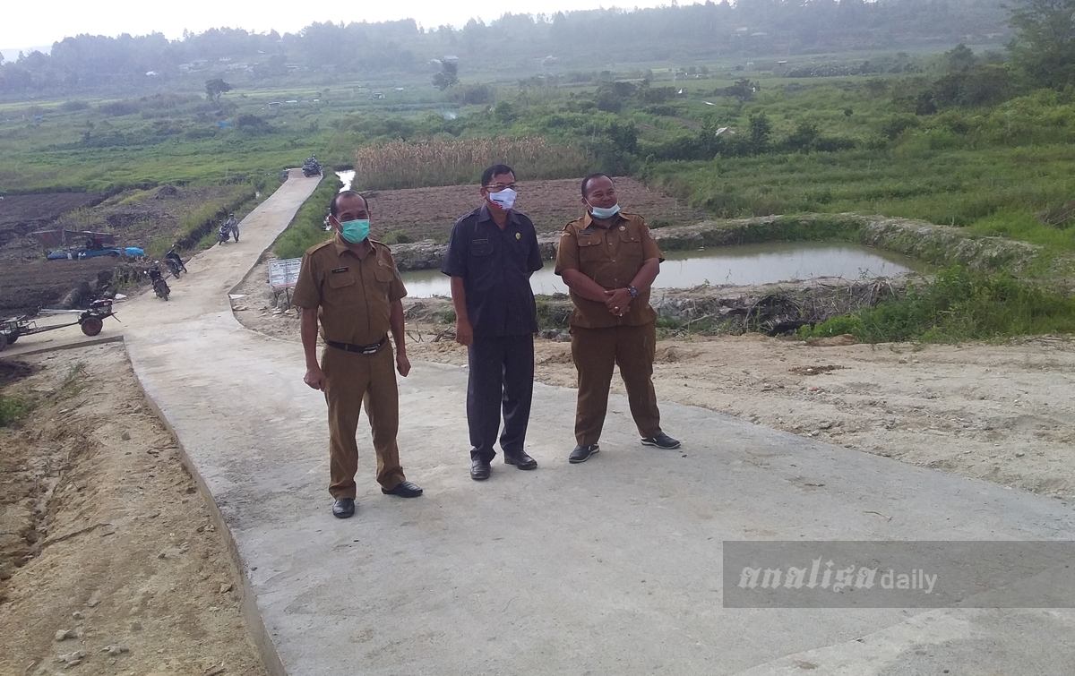 Pembangunan Jalan Usaha Tani  Bantu Mobilitas Produksi 