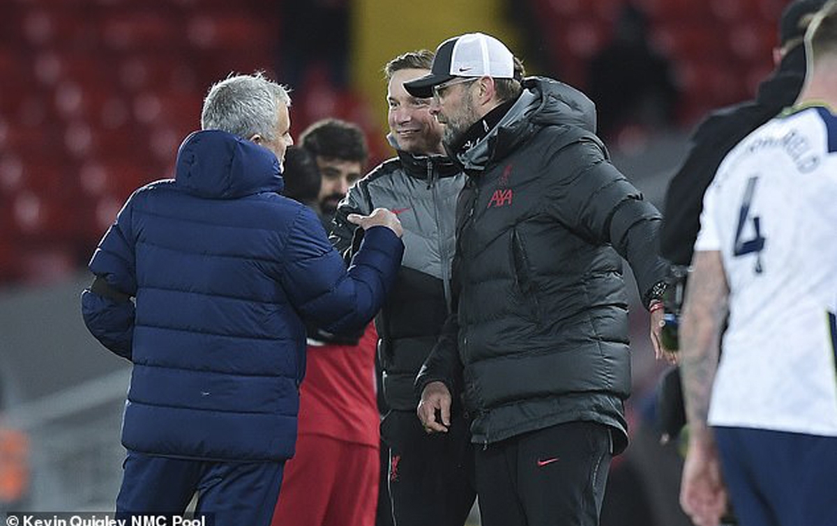 Jose Mourinho Keluhkan Sikap Wasit