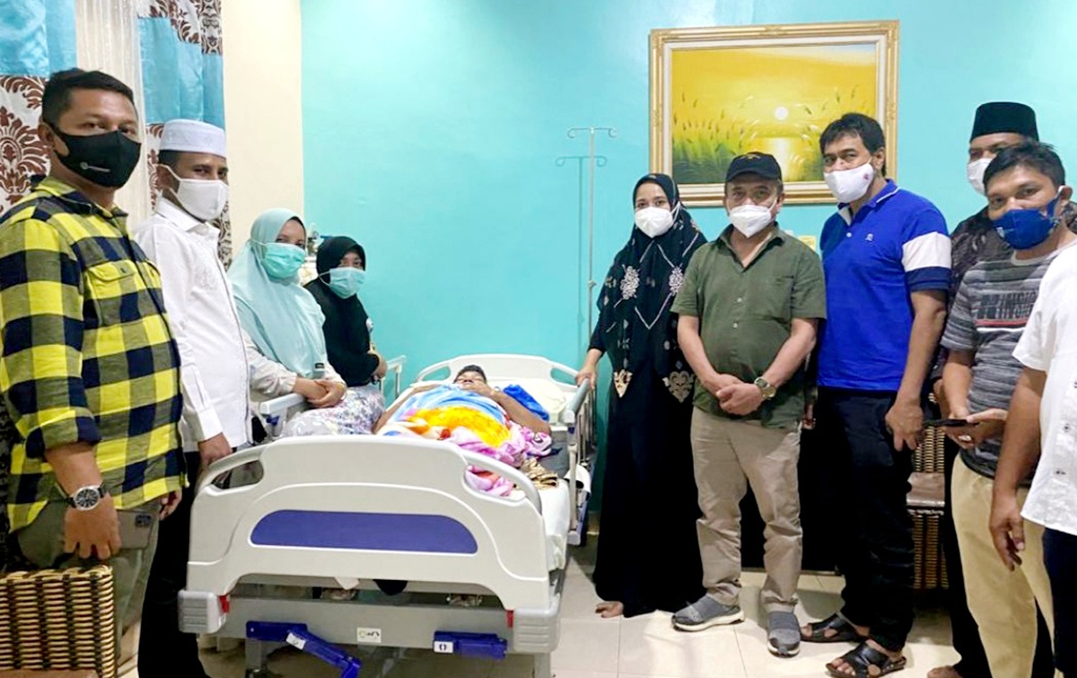 Irwandi Yusuf Pulang ke Aceh Jenguk Orang Tua