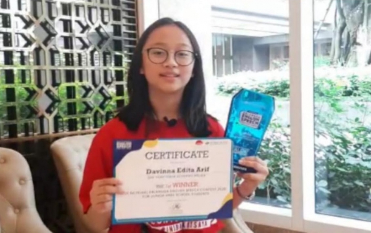 Penerbit Erlangga Kembali Gelar English Speech Contest