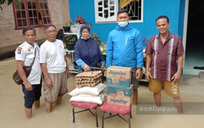 Anggota Dewan Beri Bantuan Kepada Korban Banjir di Tebingtinggi