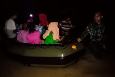Kodim Aceh Timur Kerahkan 400 Prajurit TNI Evakuasi Korban Banjir