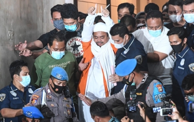 Rizieq Shihab Resmi Ditahan Usai Jalani Pemeriksaan 13 Jam