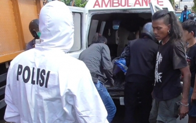 Pengendara Sepeda Motor Tewas Terlindas Truk