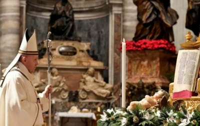 Paus Fransiskus Rayakan Misa Natal Secara Sederhana