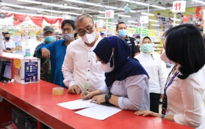 Satgas Temukan Makanan dan Minuman dengan Kemasan Rusak