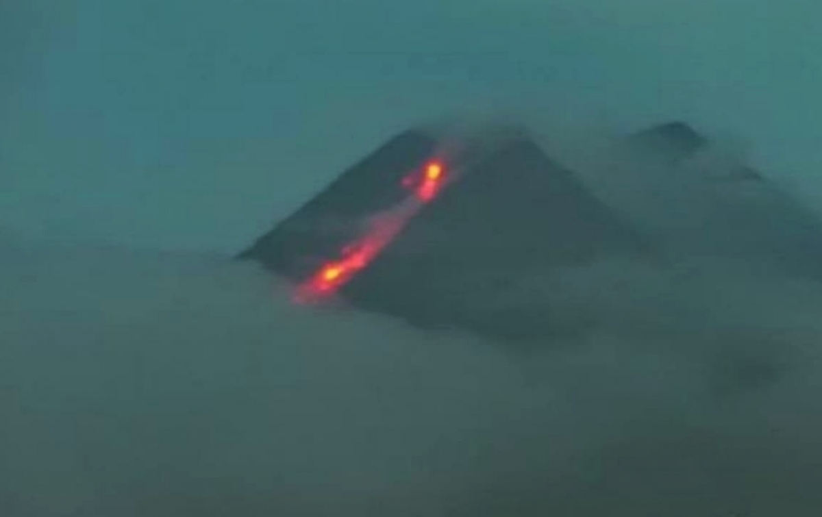 Gunung Merapi Kembali Keluarkan Awan Panas Guguran Sejauh 1.000 Meter