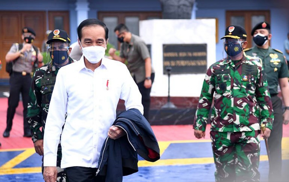 Jokowi Tinjau Lokasi Gempa Sulawesi Barat