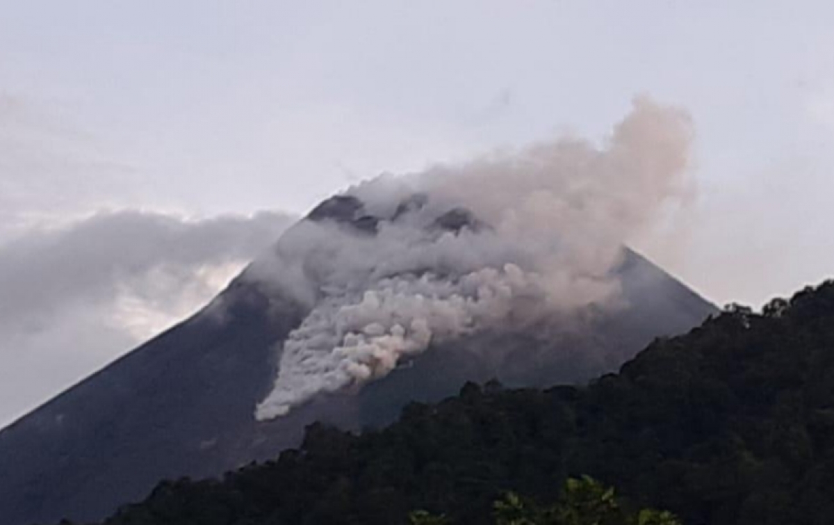 BPPTKG: Gunung Merapi 17 Kali Luncurkan Guguran Lava Pijar