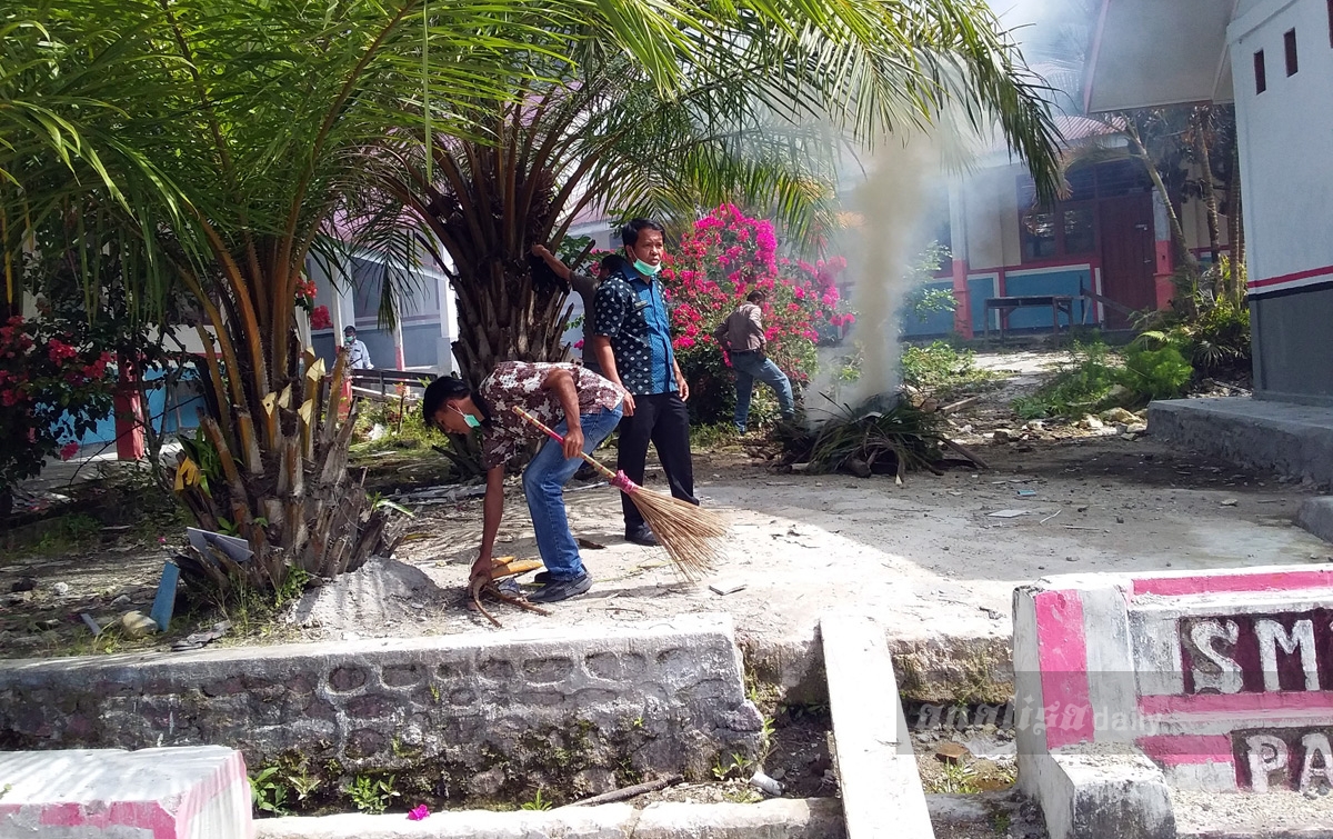 Areal Sekolah Tidak Terawat, Bontor: Kita Kecewa