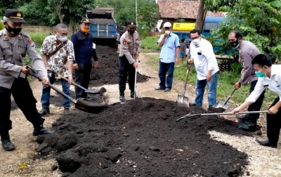 SMSI Sumbang Jalan dan Sarana Sanitasi