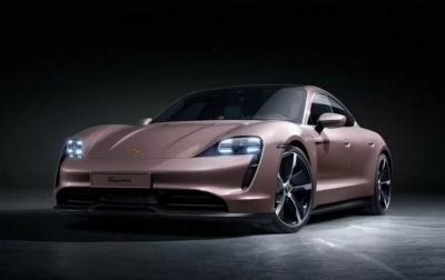 Porsche Taycan Berikan Penyegaran Baru