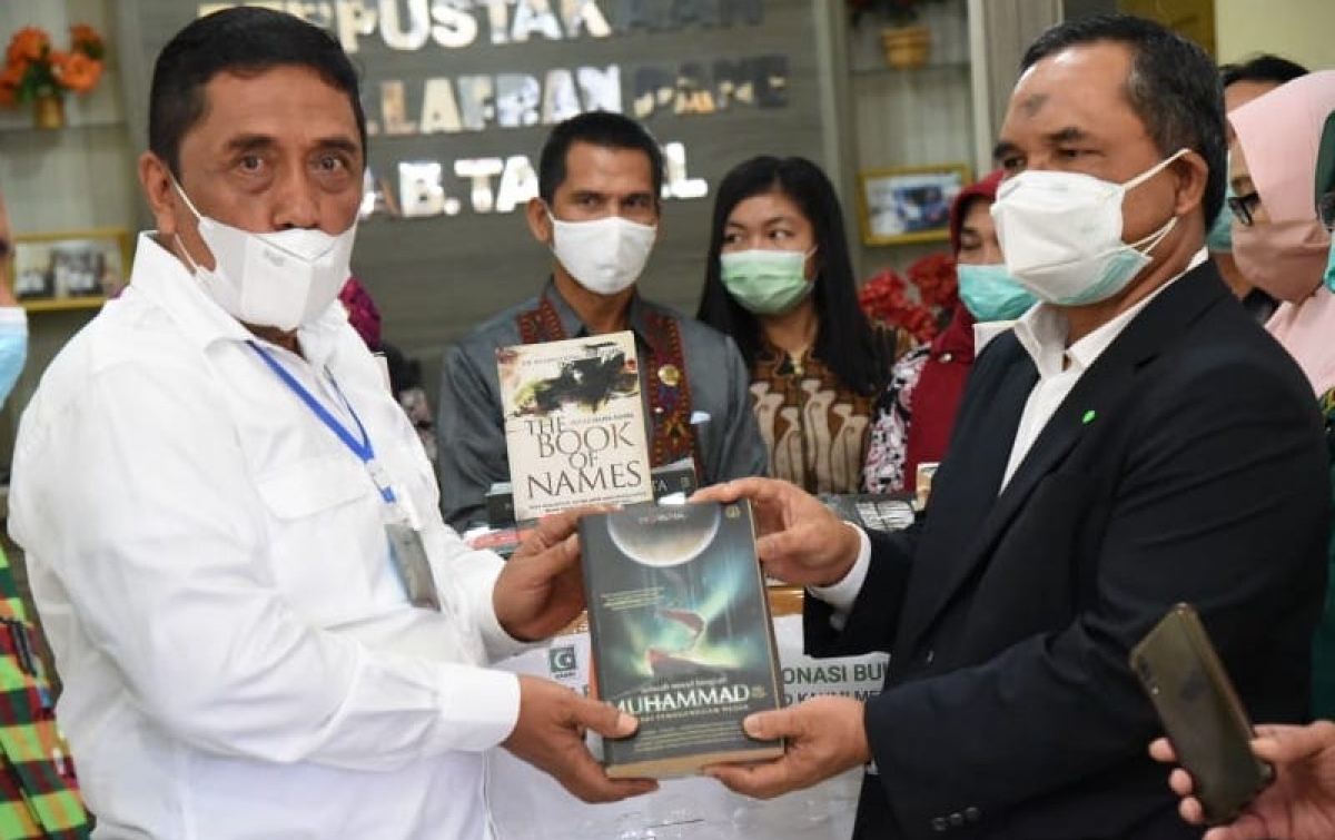 Perpustakaan Lafran Pane Terima Bantuan Buku