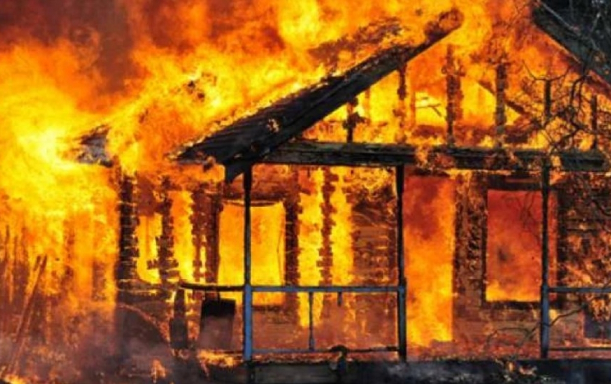 Menolak Dinikahi, Rumah Seorang Janda Dibakar