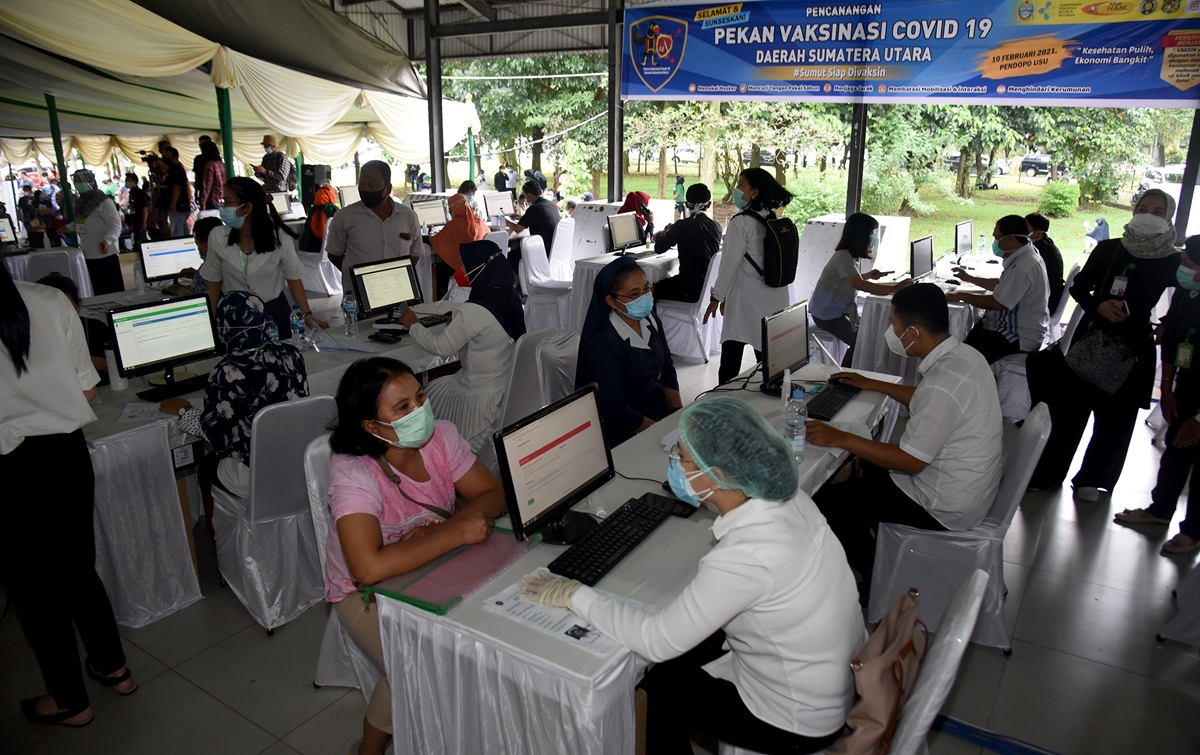 Satgas Covid-19 Percepat Vaksinasi Tenaga Kesehatan