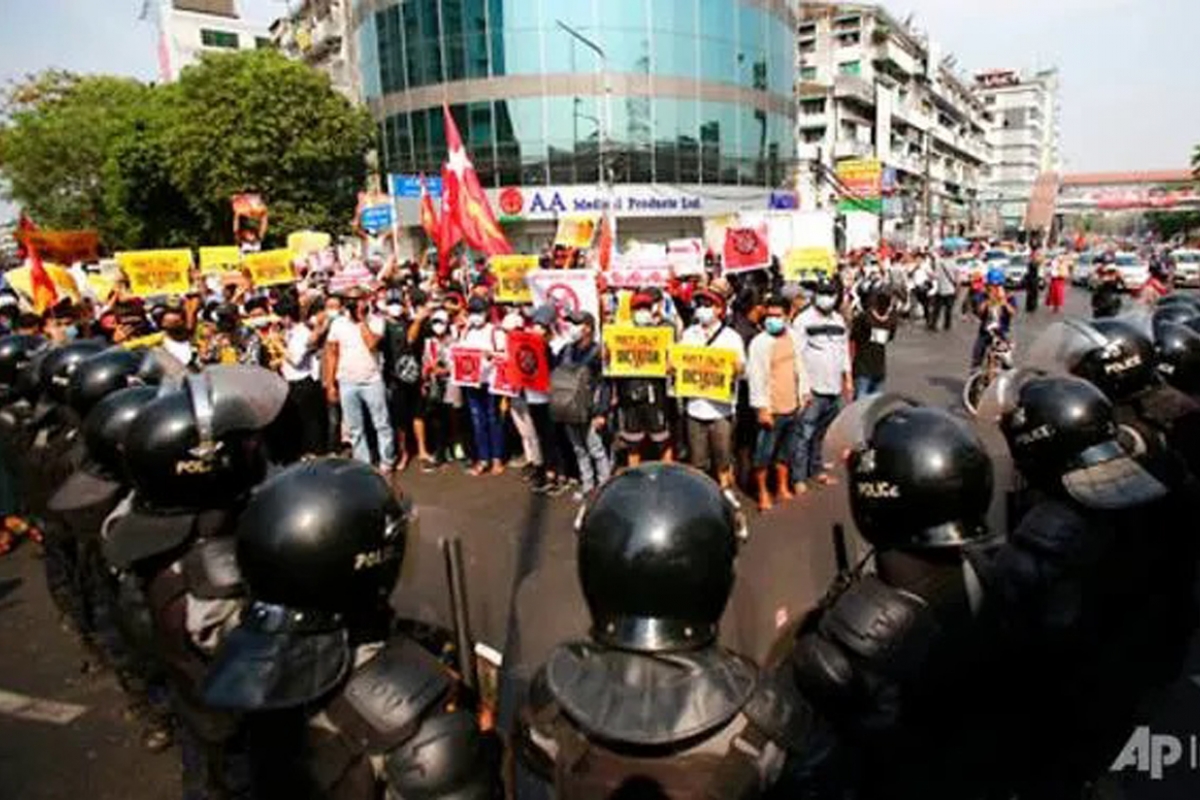 Pengunjuk Rasa yang Ditembak di Kepala Meninggal Dunia