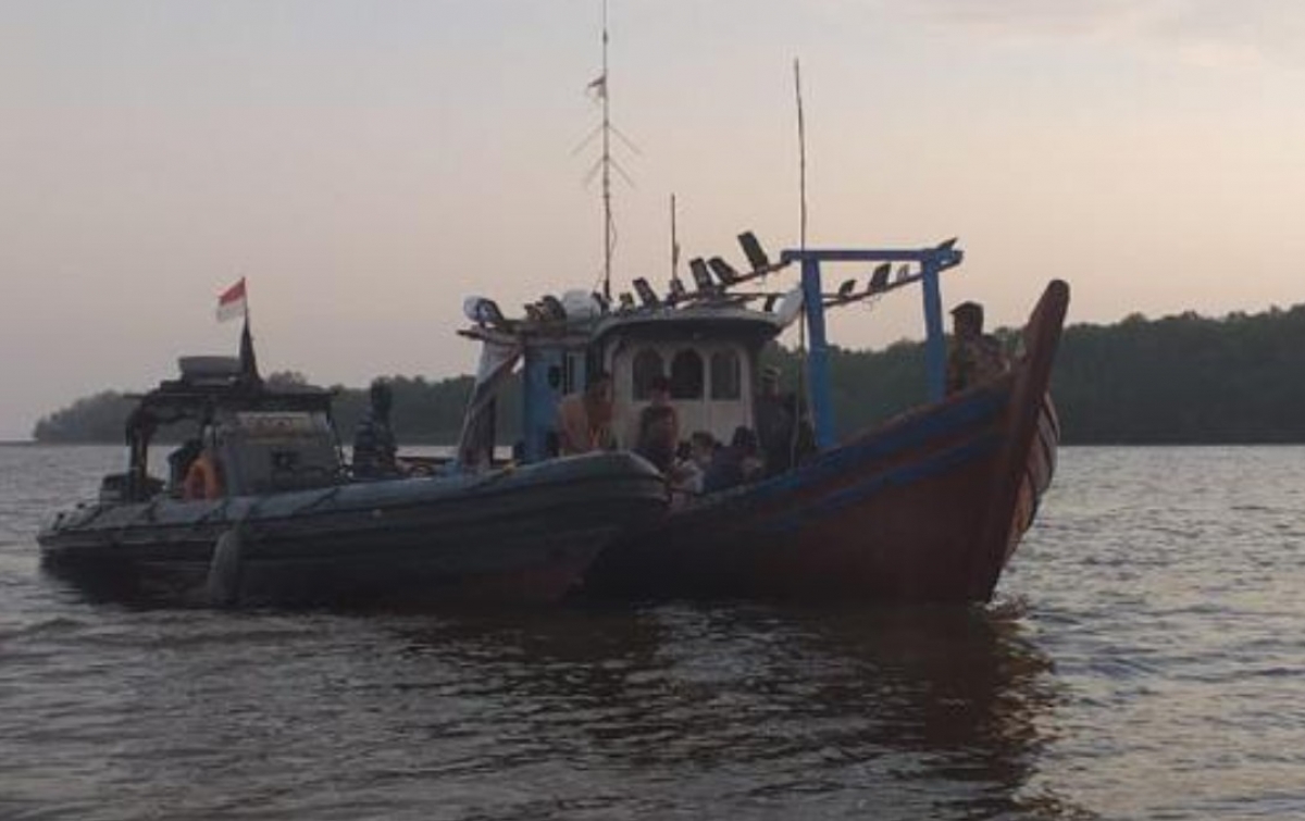 Petugas Lanal-TBA Tangkap Kapal Nelayan Bawa TKI Ilegal