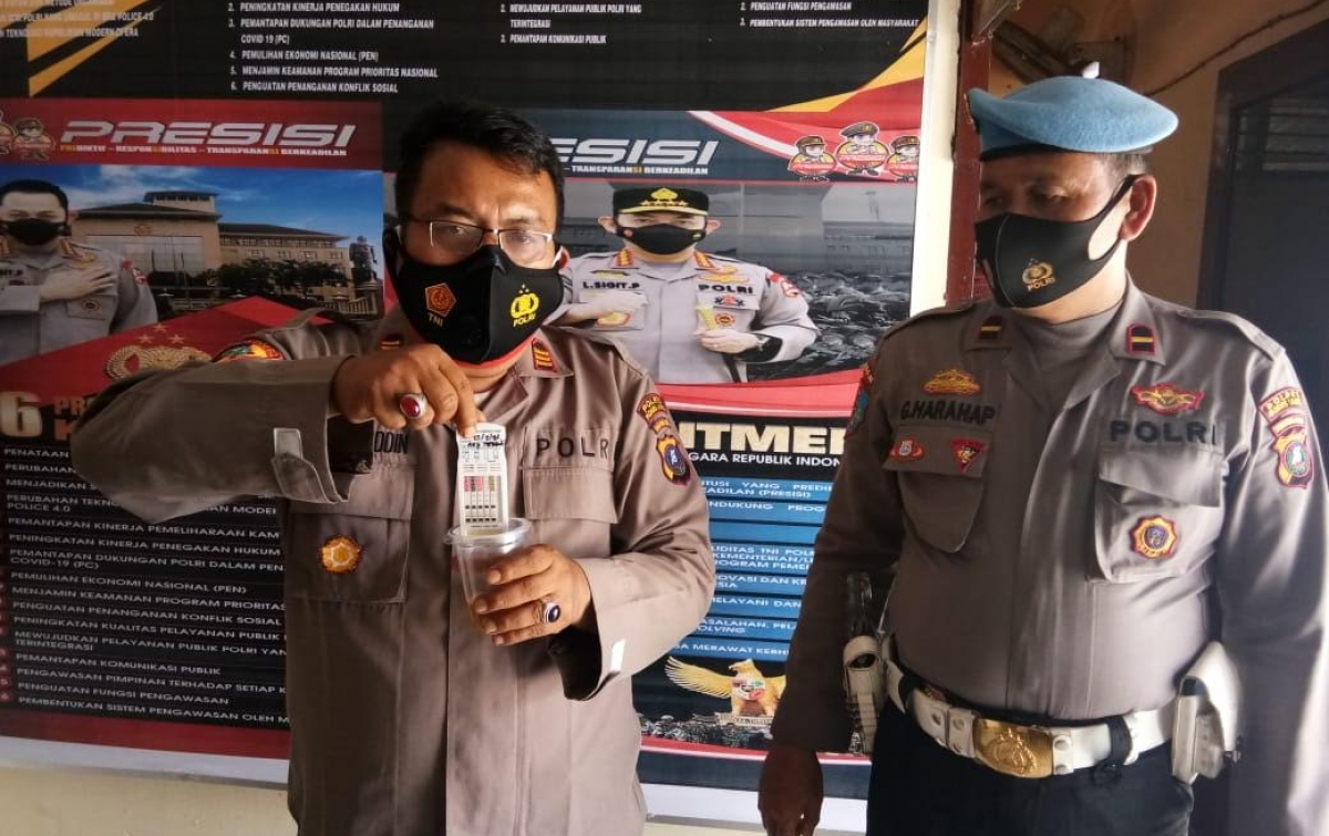 Personel Polres Palas Mendadak Dites Urine