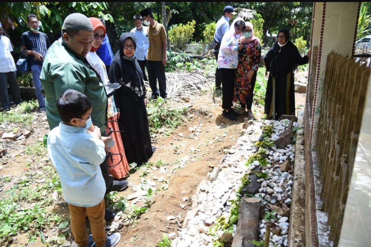 Akhir Pekan, Bupati Tapanuli Selatan Ziarah dan Kunjungi Menara Pandang