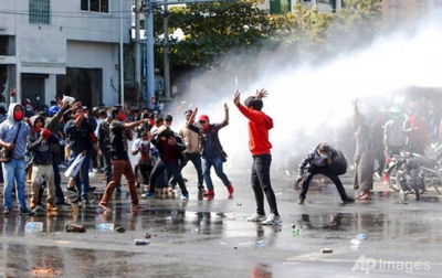 Penggunaan Kekerasan Terhadap Demonstran Tuai Kecaman