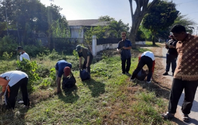 Wakil Wali Kota Langsa Gelar Aksi Kutip Sampah
