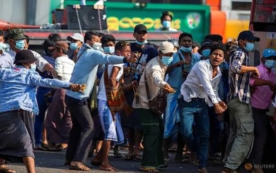 Pendukung dan Penentang Militer Myanmar Bentrok