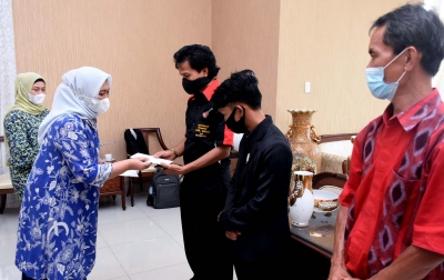 Dekranas Sumut Salurkan Bantuan untuk Perajin