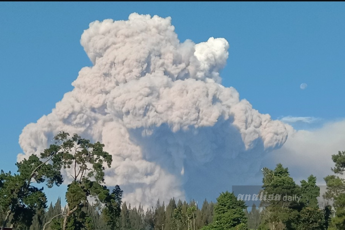 Gunung Sinabung Kembali Erupsi Pagi Ini