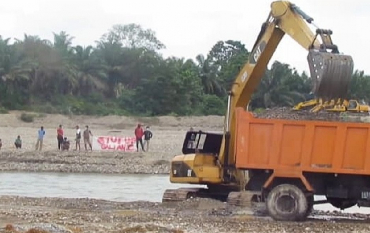 Rusak Pemukiman dan Lahan Pertanian, Warga Demo Perusahaan Galian C