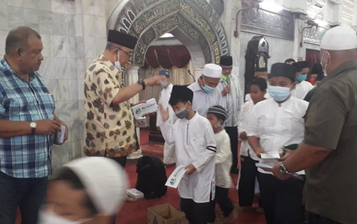 Fungsionaris BKM Agung Medan Santuni 669 Anak Yatim