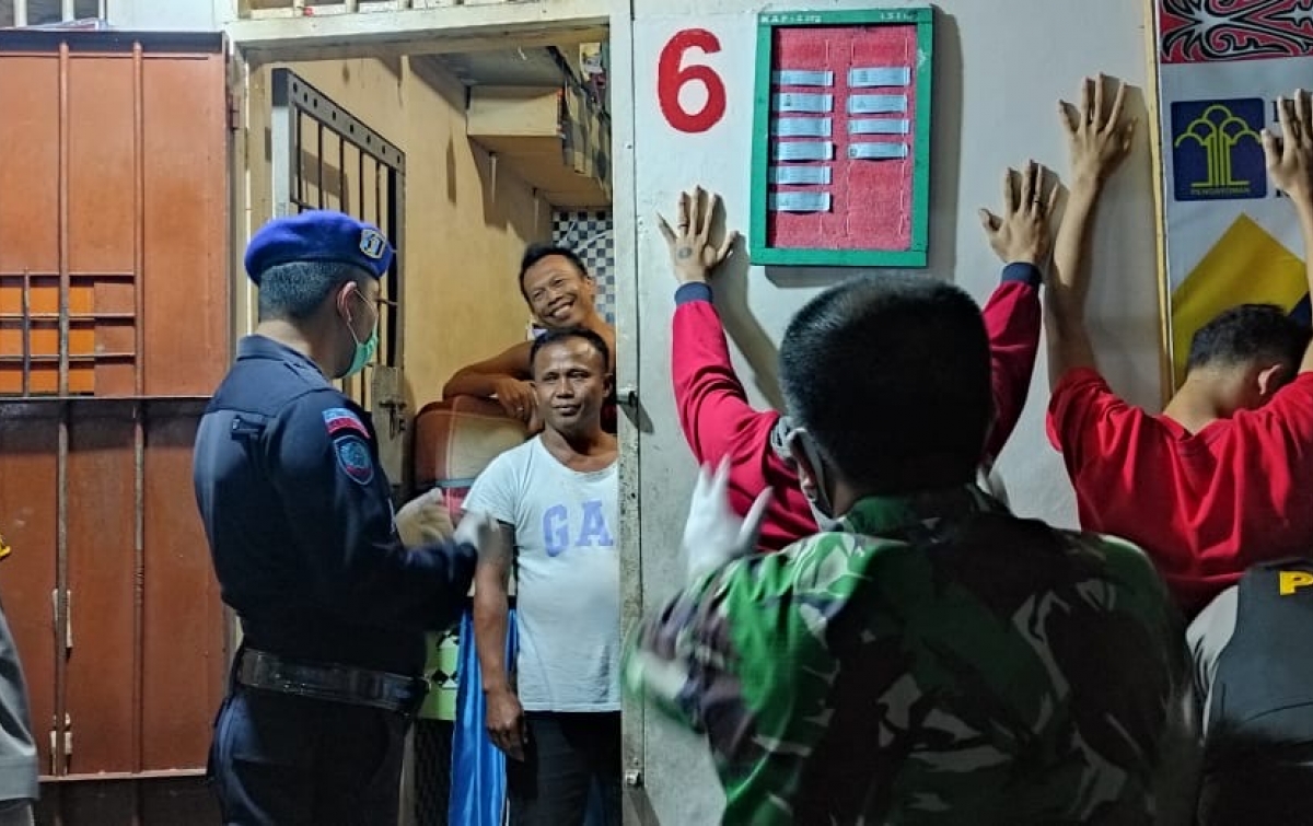 Petugas Rutan Tarutung, TNI, dan Polri Razia Seluruh Kamar WBP