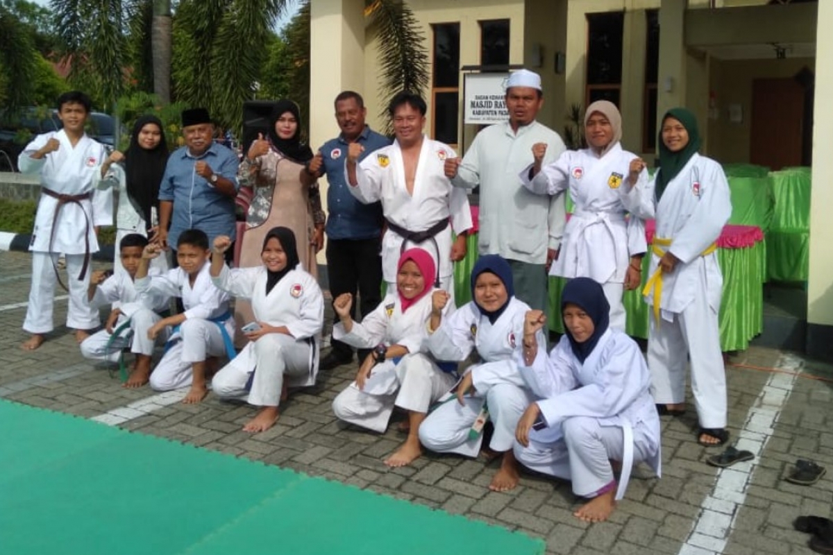 HUT INKAI di Paluta, Warga Antusias Donor Darah