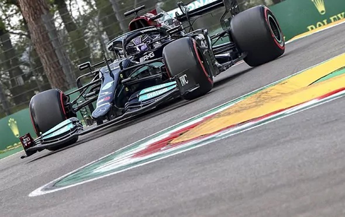 Lewis Hamilton Pimpin Starting Grid di Imola