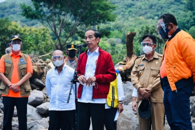 Kunjungi Lembata, Jokowi Pastikan Kebutuhan Pengungsi Tercukupi