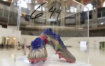 Sepatu Pemecah Rekor Messi Dilelang Senilai Rp 1,3 Miliar
