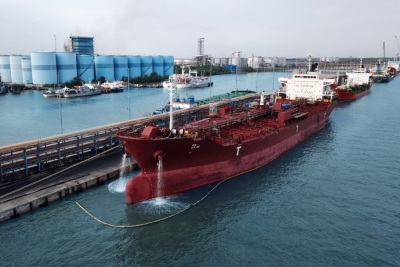 Pelindo I Dumai Ekspor Isotank ke Port Klang Malaysia