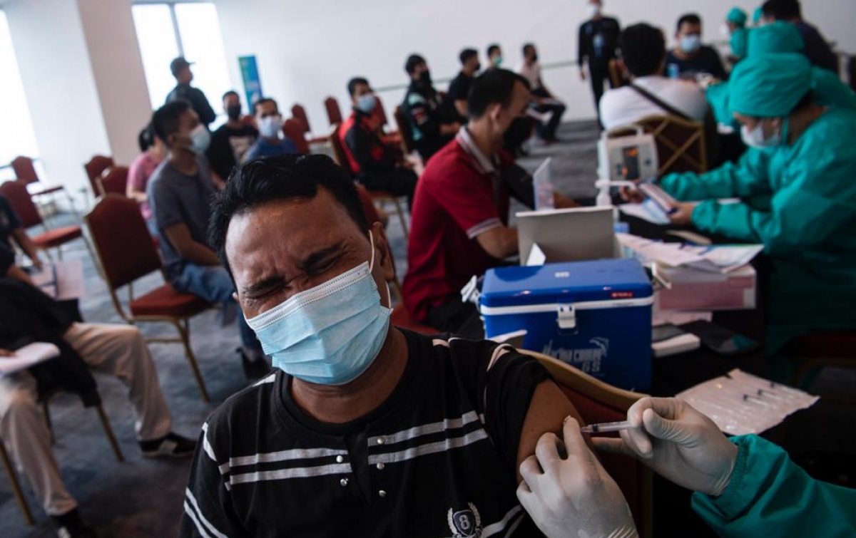 13 Juta Jiwa di Indonesia Telah Menjalani Vaksinasi Covid-19 Dosis Pertama