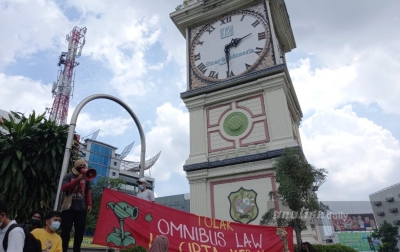 Buruh Gelar Aksi May Day di Bundaran Gatot Subroto Medan
