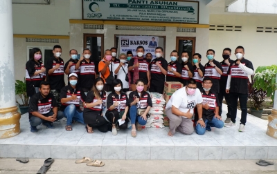 Hinca Pandjaitan - IKH Sumut Bagikan Sembako