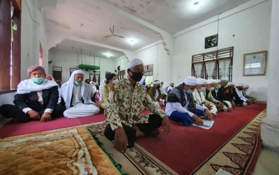 Jemaah Tareqat Naqsabandiyah Al-Kholidiyah Jalaliyah Idul Fitri Hari Ini