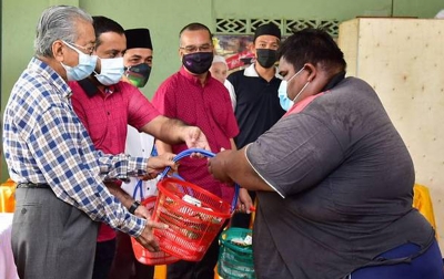 Langgar Aturan Covid-19, Mahathir Mohamad Minta Maaf