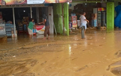 Dampak Banjir Parapat, Enam Rumah Rusak