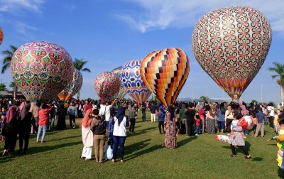 Foto: Tradisi Penerbangan Balon Tradisional