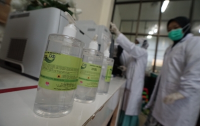 Ini Produksi Handsanitizer USU yang Lebih Stabil dan Efektif Beri Perlindungan