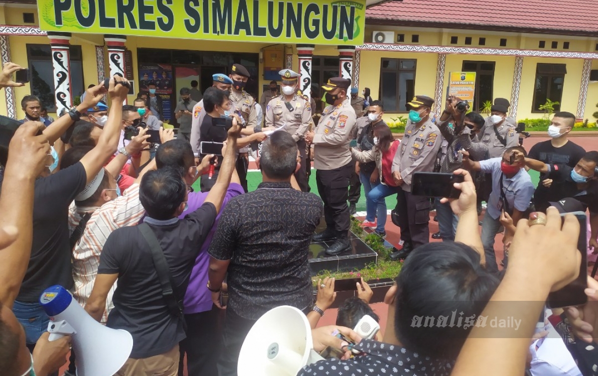 Demo Mapolres Simalungun, Ratusan Jurnalis Tuntut Pengungkapan Kasus Marsal