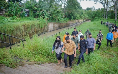 Peringati Hari Lingkungan Hidup, Bobby Ajak Kahiyang Kunjungi Hutan Kota