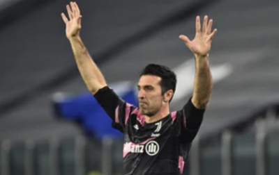 Buffon Tolak Tawaran dari Barcelona