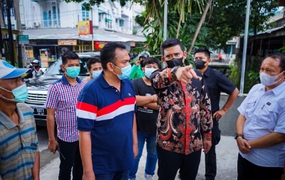 Bobby Nasution Robohkan Bangunan di Atas Drainase